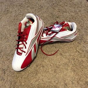 BRAND NEW **SIZE 17** Reebok Cleats